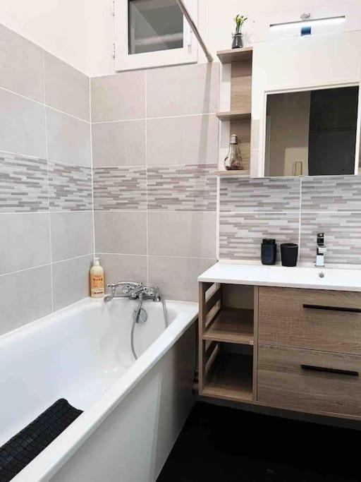 Logement Entier Chambre+Salon + Jardin & Terrasse Les Ulis Exterior photo